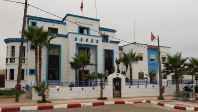 انقطاع كهربائي شامل يغرق سيدي رحال الشاطئ في الظلام ويعطل الحركة السياحية والتجارية بأوج فصل الصيف