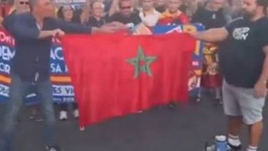 الهيئة المغربية لحقوق الإنسان تدين تمزيق العلم الوطني بمدريد وتطالب بمحاسبة المتورطين